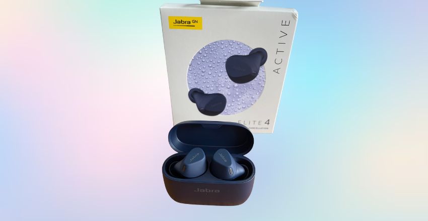 Earbuds paired with a smartphone app for sound settings